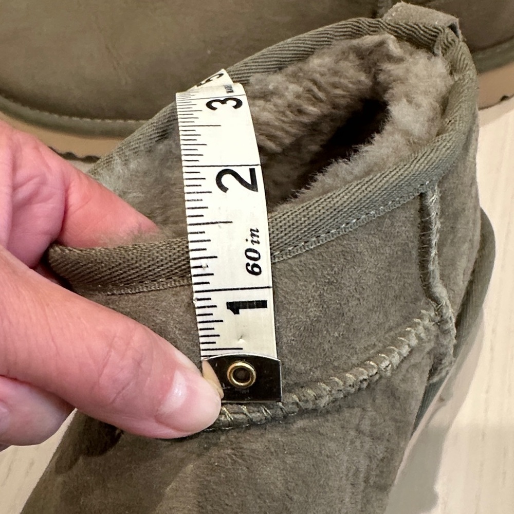 UGG Classic Ultra Mini Boots - Picture 6 of 7